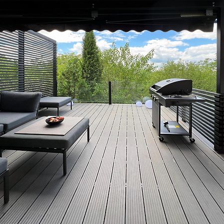Pergola House In A Green Oasis With Fantastic View Apartment Petrovaradin Bagian luar foto