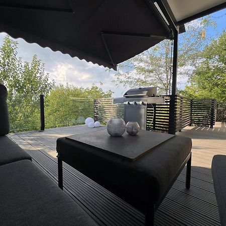 Pergola House In A Green Oasis With Fantastic View Apartment Petrovaradin Bagian luar foto